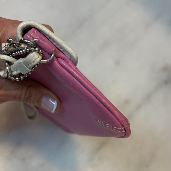 Coach Leather Buckle Large Wristlet Clutch Bag - Picture 9 of 15